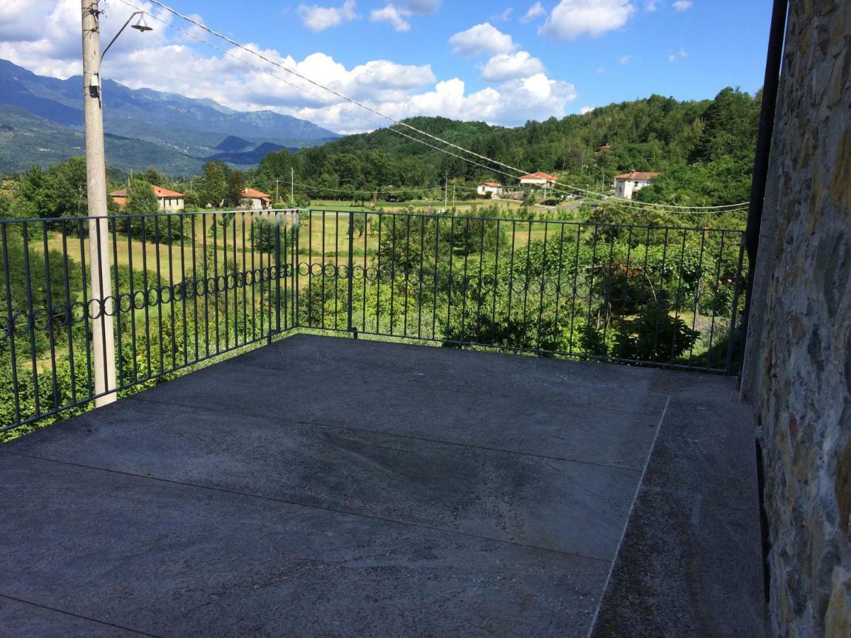 Locazione Turistica La Ca Gialla Apartment Pontremoli Exterior photo